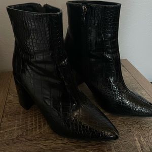 Black crocodile booties size 6.5 W